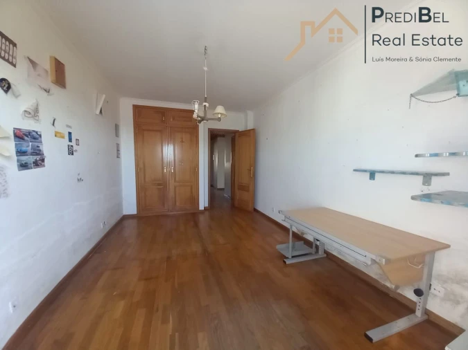 Moradia T4 para Venda em Santo Isidoro Foto 23