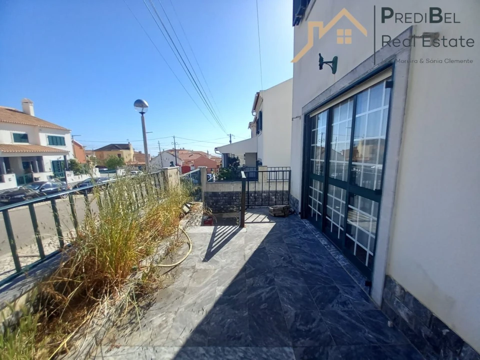 Moradia T4 para Venda em Santo Isidoro Foto 52