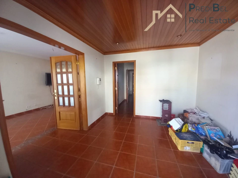 Moradia T4 para Venda em Santo Isidoro Foto 3