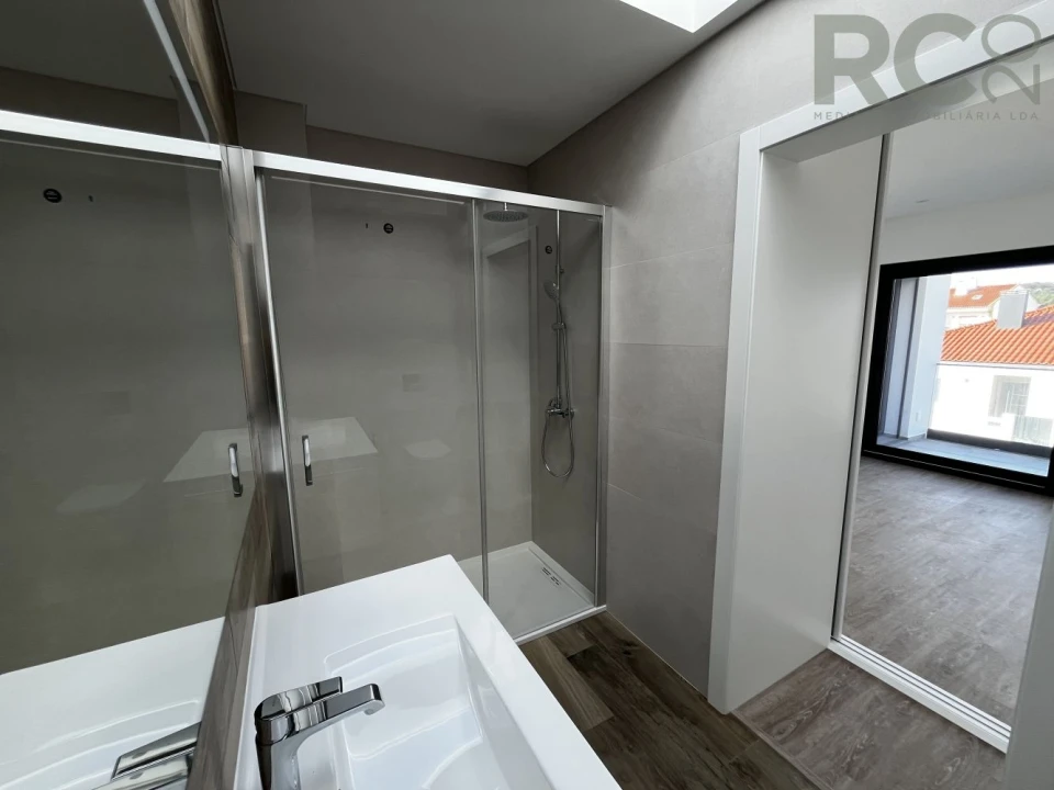 Moradia T3 para Venda em Silveira Foto 23