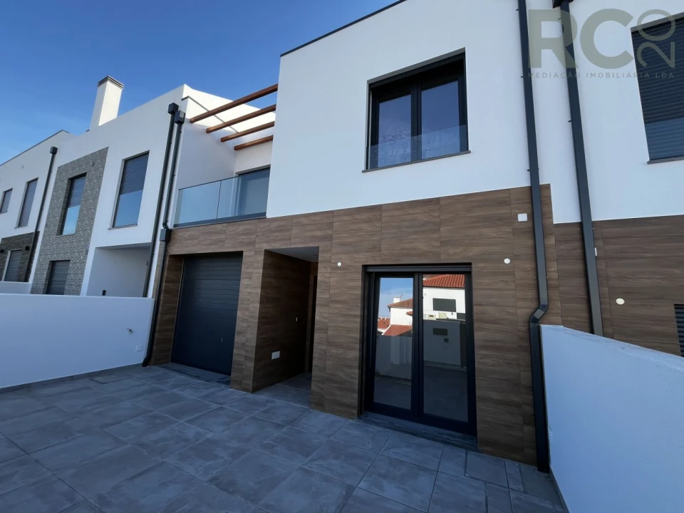 Moradia T3 para Venda em Silveira Foto 3