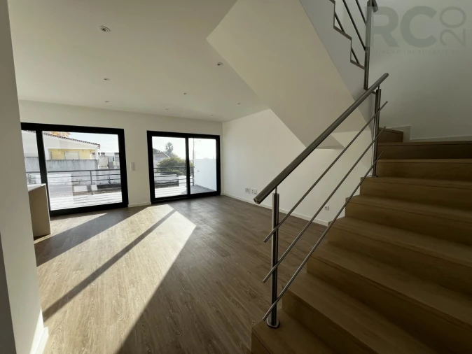 Moradia T3 para Venda em Silveira Foto 8