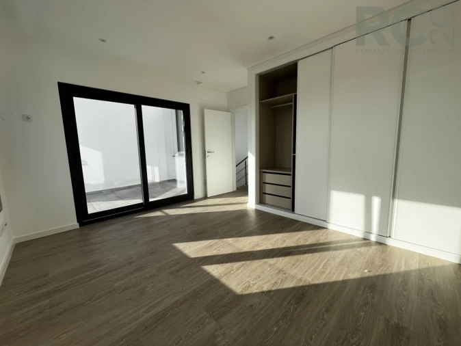 Moradia T3 para Venda em Silveira Foto 16