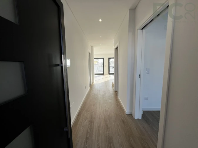 Moradia T3 para Venda em Silveira Foto 5