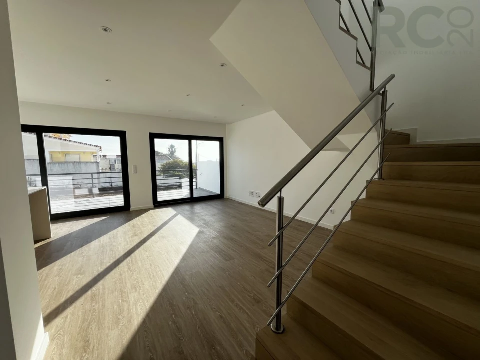 Moradia T3 para Venda em Silveira Foto 8