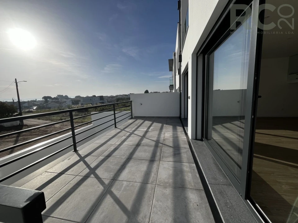 Moradia T3 para Venda em Silveira Foto 11