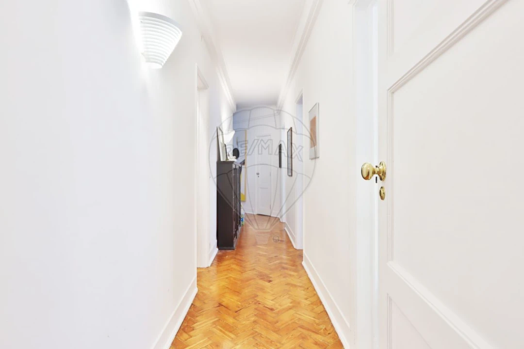 Apartamento T4 para Venda em Avenidas Novas Foto 14