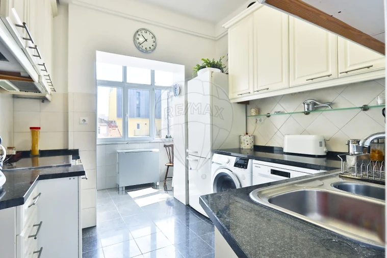 Apartamento T4 para Venda em Avenidas Novas Foto 23
