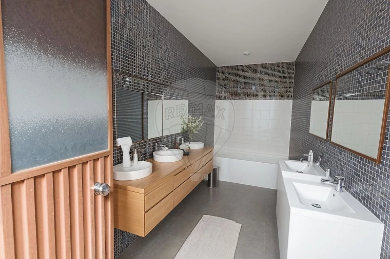 Moradia T3 para Venda em Vila Nova da Telha Foto 8