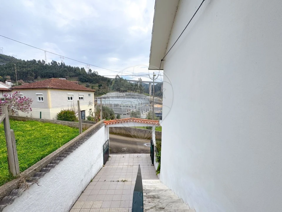Moradia T4 para Venda em Ceira Foto 12