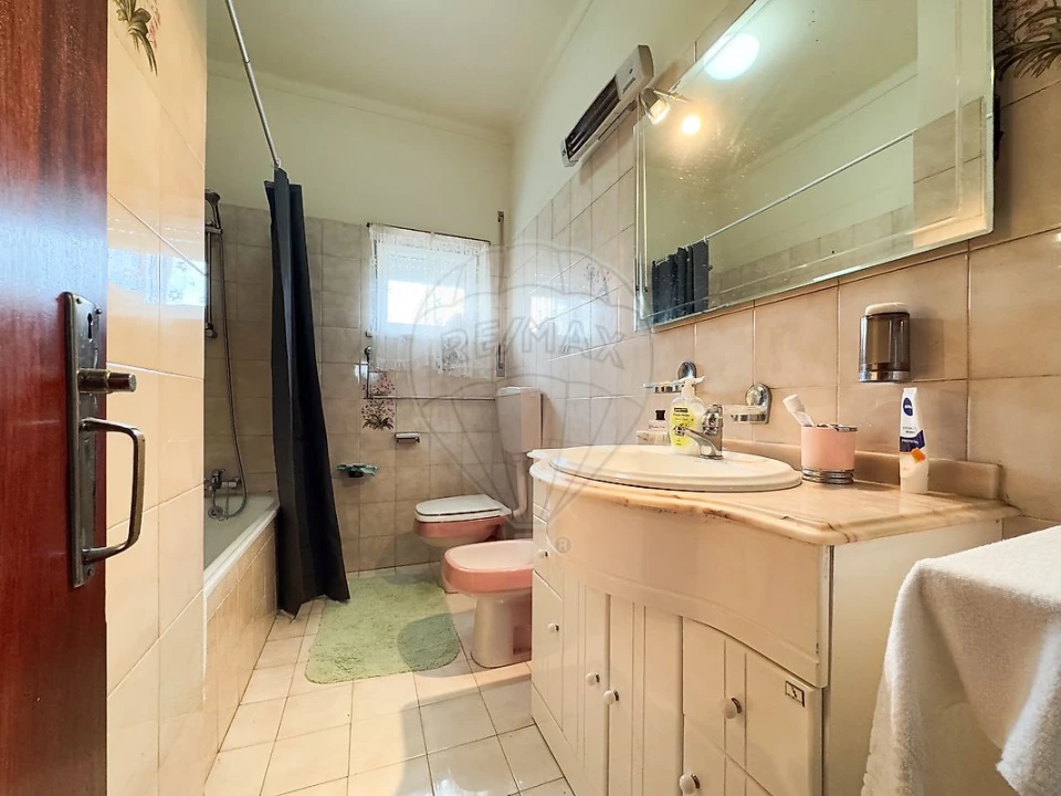 Moradia T4 para Venda em Ceira Foto 20