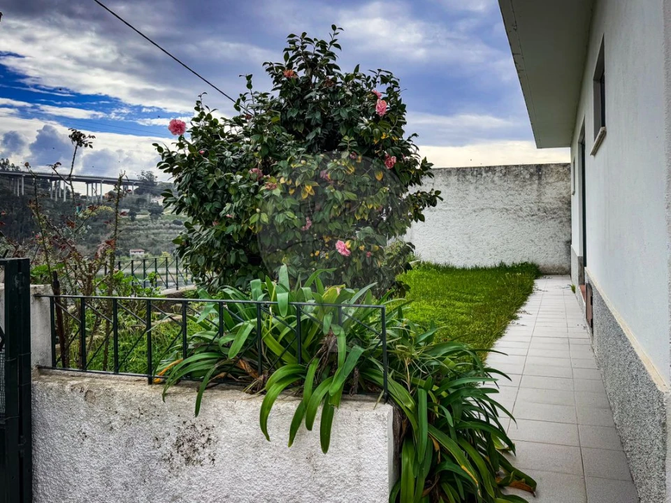 Moradia T4 para Venda em Ceira Foto 10