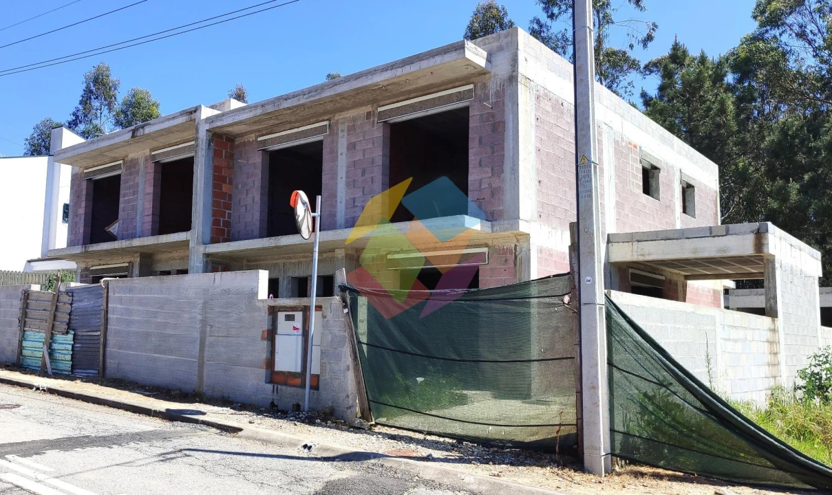 Moradia T4 para Venda em São Miguel do Souto e Mosteirô Foto 3