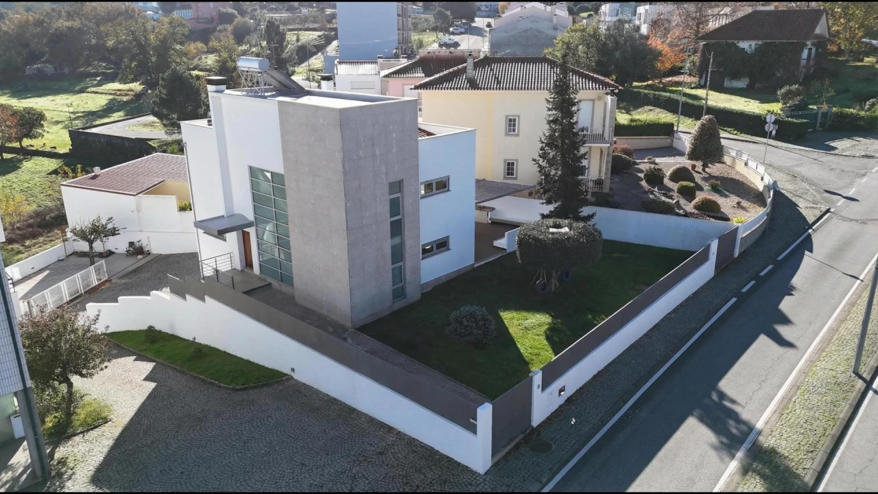 Moradia T4 para Venda em Oliveira do Hospital e São Paio de Gramaços Foto 1