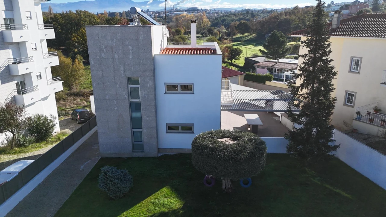 Moradia T4 para Venda em Oliveira do Hospital e São Paio de Gramaços Foto 2