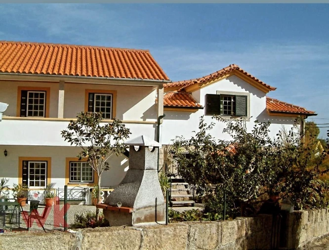 Moradia T12 para Venda em Canas de Senhorim Foto 3