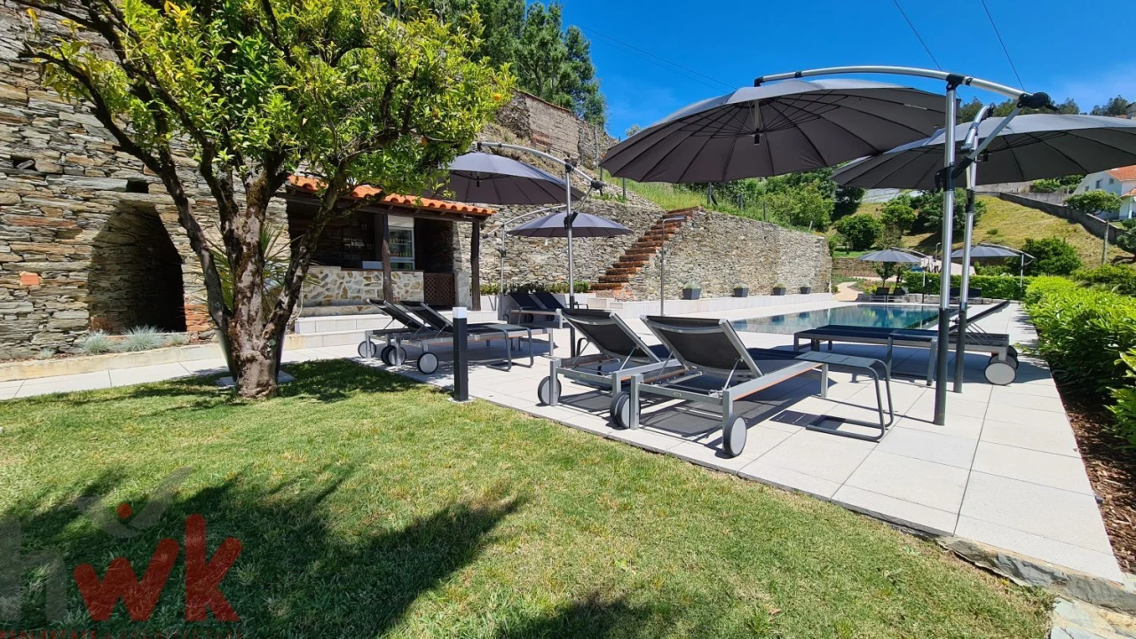 Moradia T9 para Venda em Cerdeira e Moura da Serra Foto 5