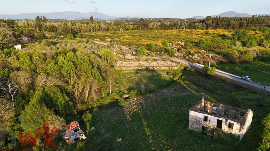 Moradia T3 para Venda em Covas e Vila Nova de Oliveirinha Foto 1