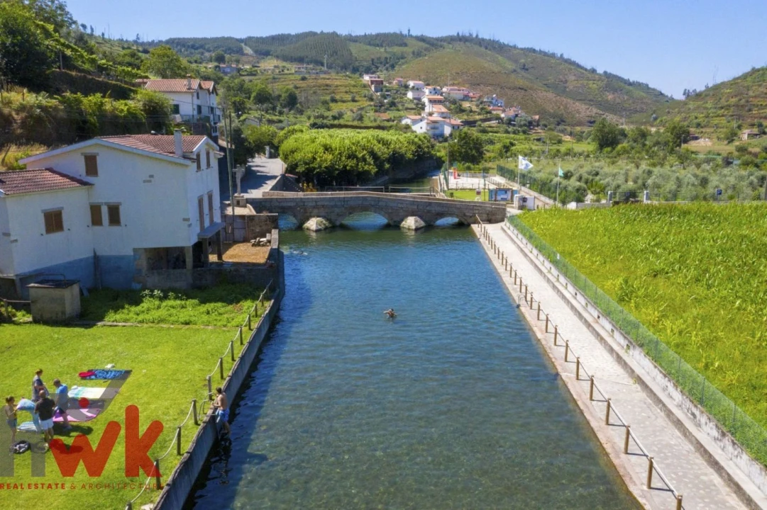 Moradia T1 para Venda em Avo Foto 22