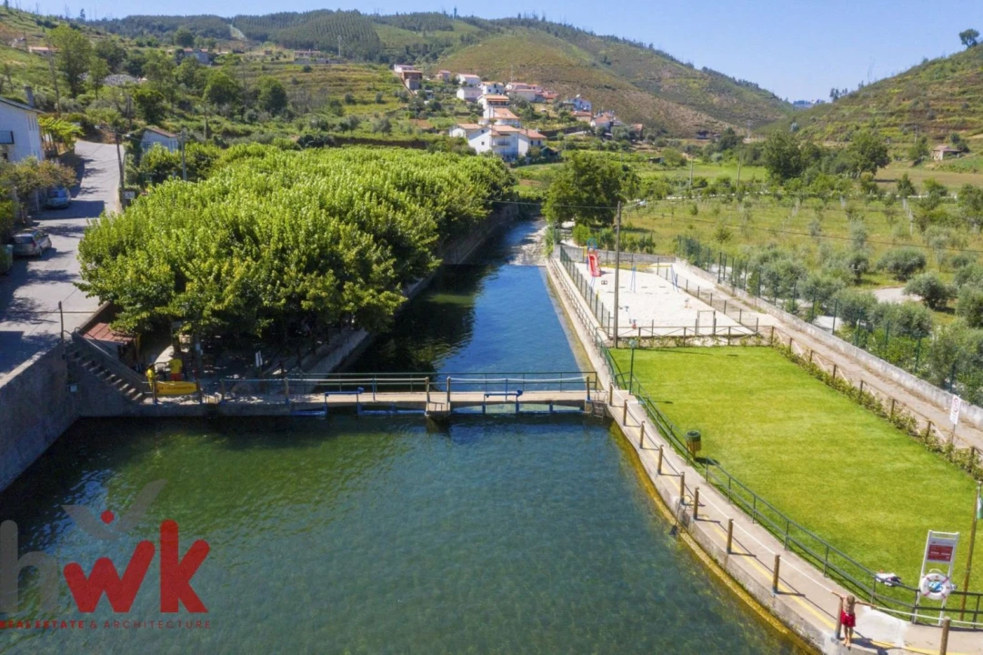 Moradia T1 para Venda em Avo Foto 23