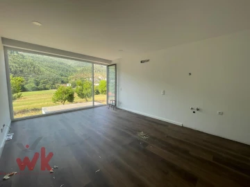 Moradia T1 para Venda em Avo