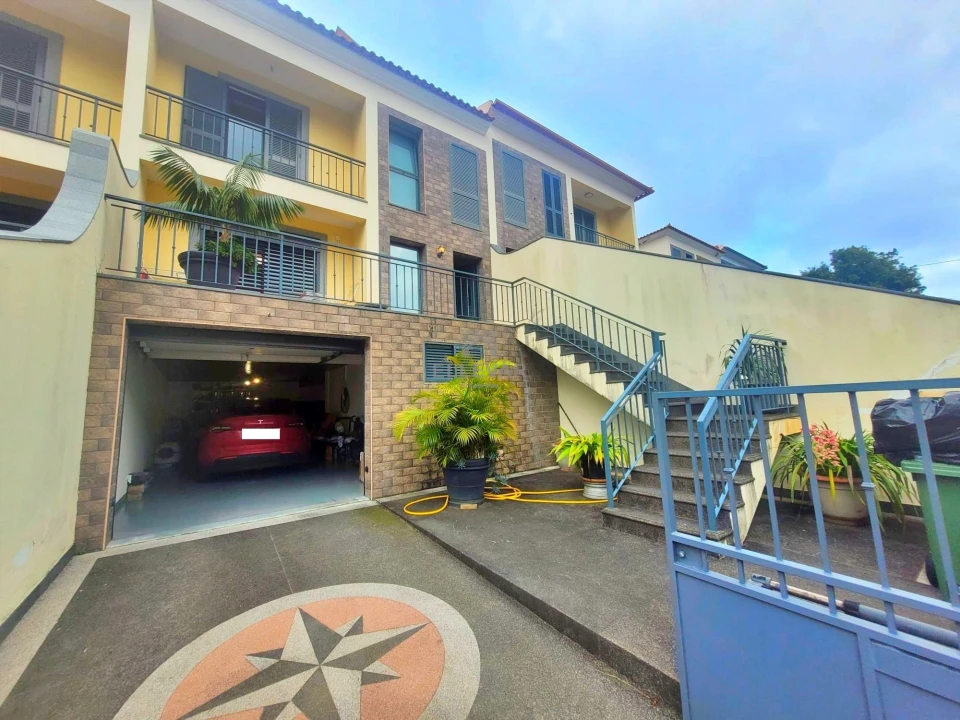 Moradia T3 para Venda em Machico Foto 1