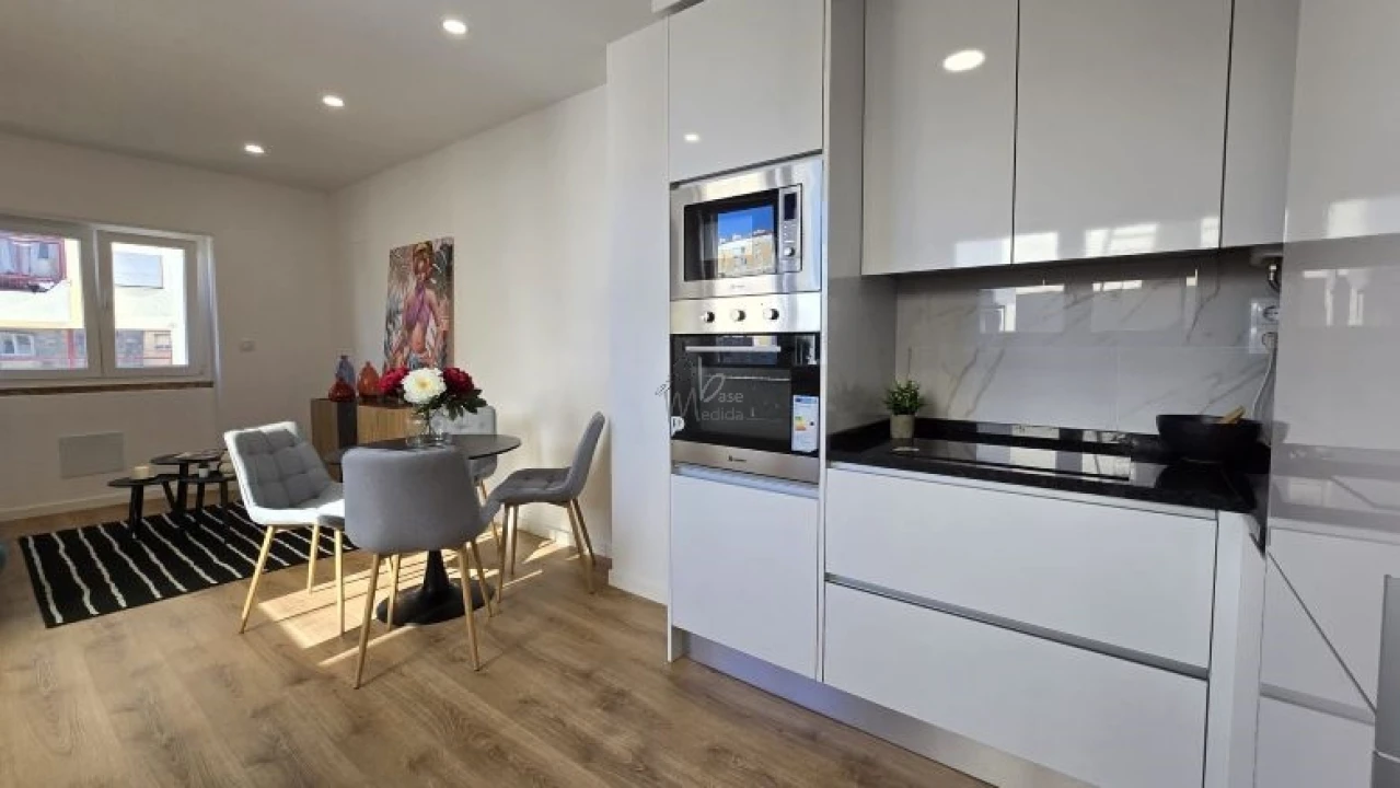 Apartamento T3 para Venda em Benfica Foto 3