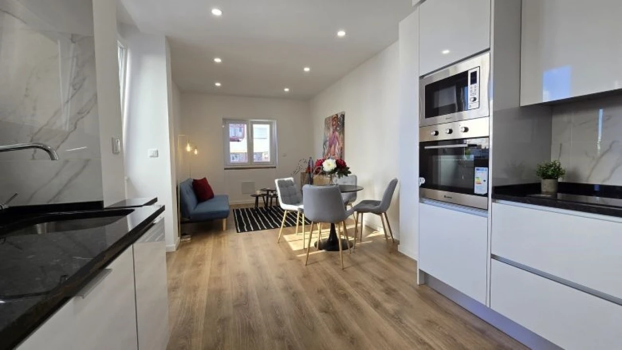 Apartamento T3 para Venda em Benfica Foto 1