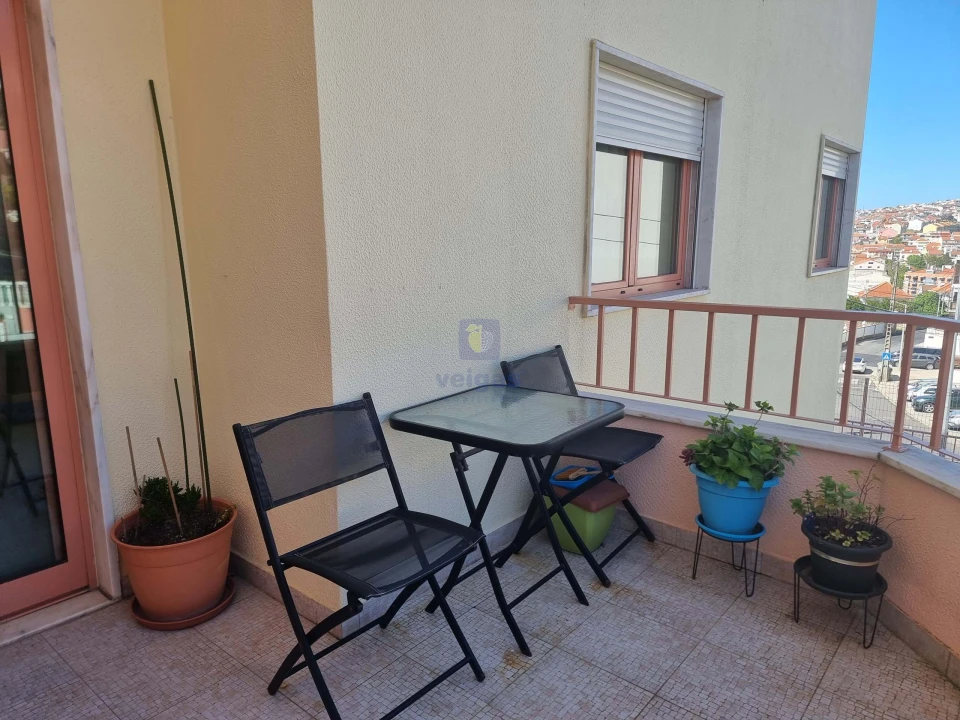 Apartamento T3 para Venda em Ramada e Caneças Foto 2