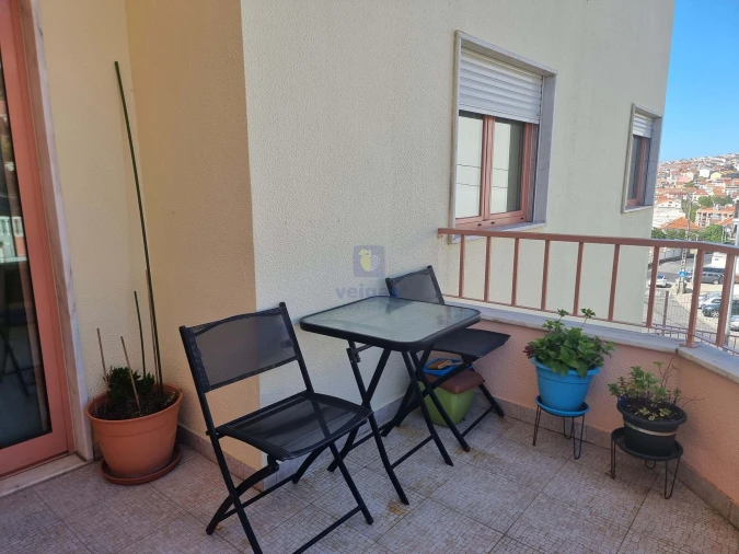 Apartamento T3 para Venda em Ramada e Caneças Foto 2