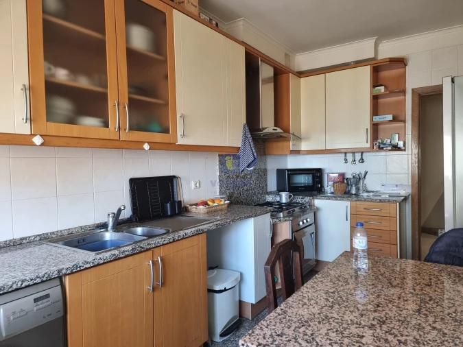 Apartamento T3 para Venda em Ramada e Caneças