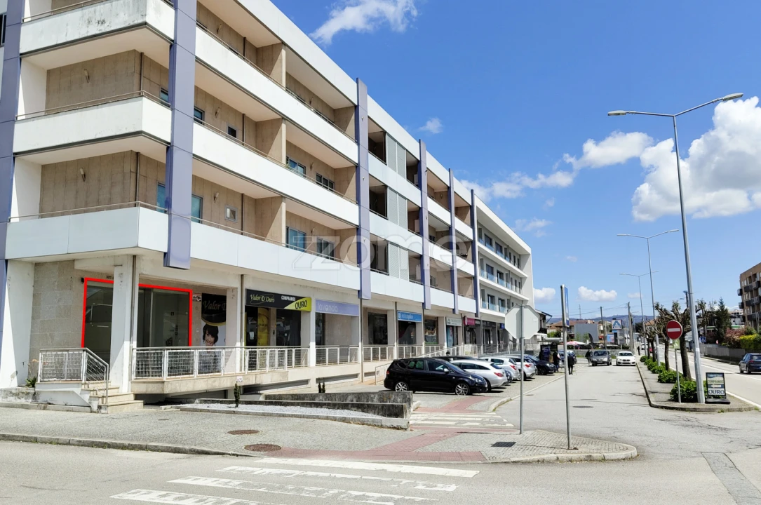 Negócio para Arrendamento em Alfena Foto 2