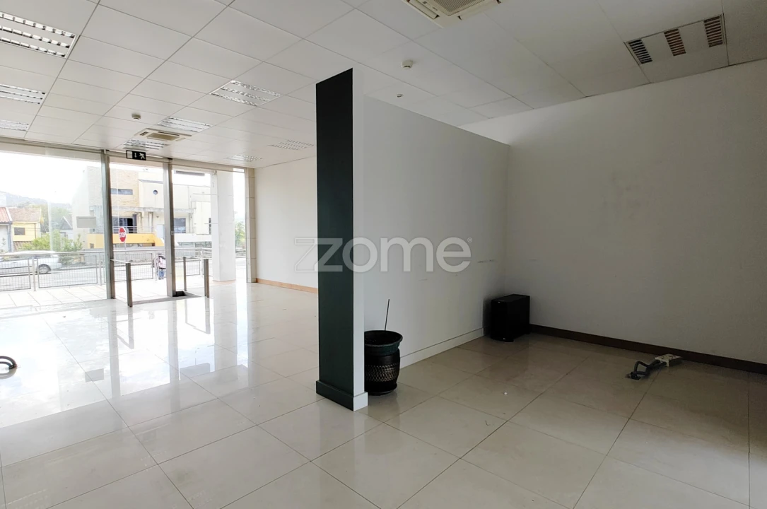 Negócio para Arrendamento em Alfena Foto 11