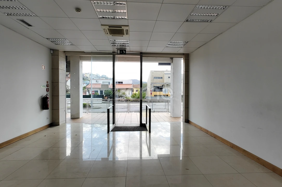Negócio para Arrendamento em Alfena Foto 7