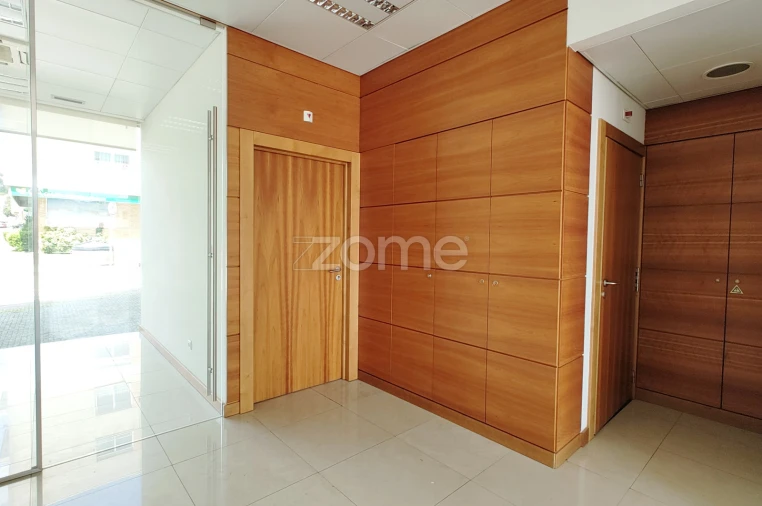 Negócio para Arrendamento em Alfena Foto 9