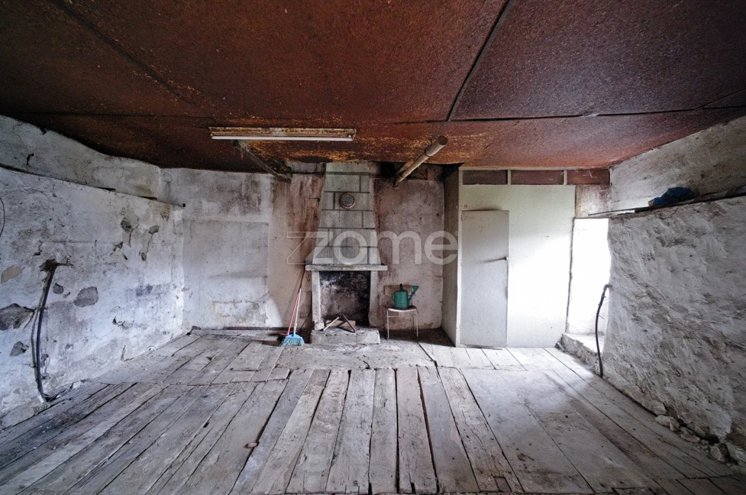 Moradia T5 para Venda em Tourem Foto 11