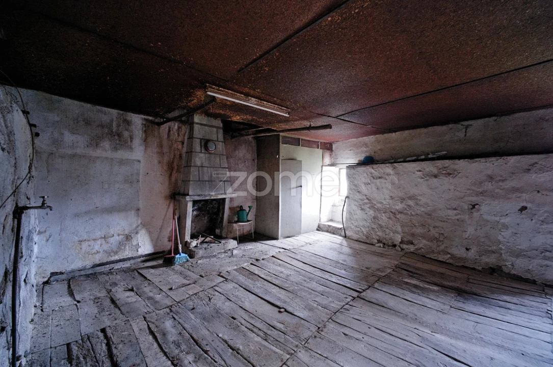 Moradia T5 para Venda em Tourem Foto 10