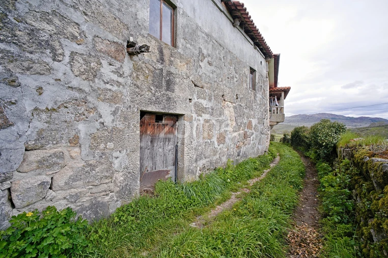 Moradia T5 para Venda em Tourem Foto 17