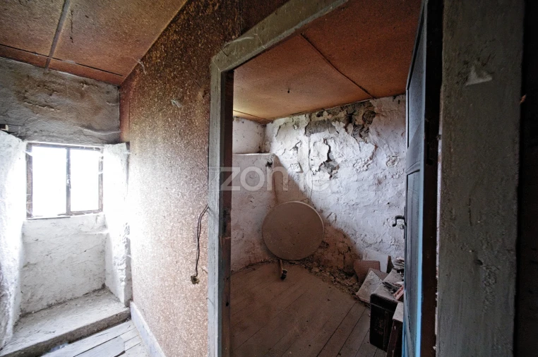 Moradia T5 para Venda em Tourem Foto 13