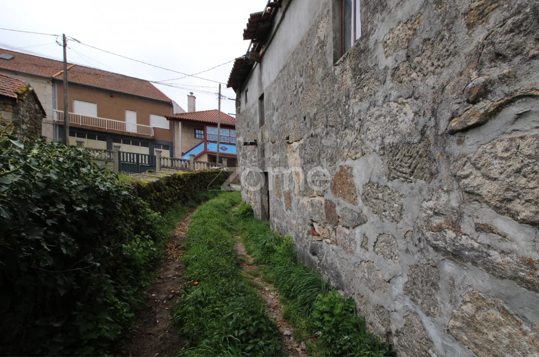 Moradia T5 para Venda em Tourem Foto 16