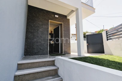 Moradia T4 para Venda em Alverca do Ribatejo e Sobralinho