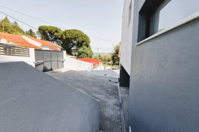 Moradia T4 para Venda em Alverca do Ribatejo e Sobralinho