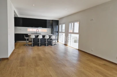 Moradia T4 para Venda em Alverca do Ribatejo e Sobralinho