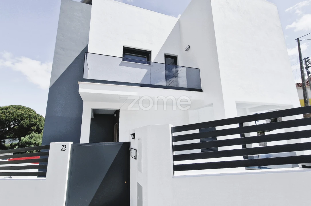 Moradia T4 para Venda em Alverca do Ribatejo e Sobralinho Foto 4