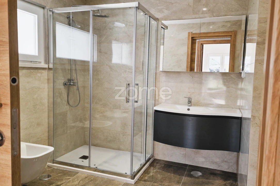 Moradia T4 para Venda em Alverca do Ribatejo e Sobralinho Foto 10