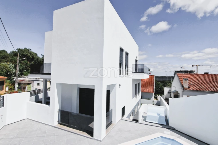 Moradia T4 para Venda em Alverca do Ribatejo e Sobralinho Foto 2