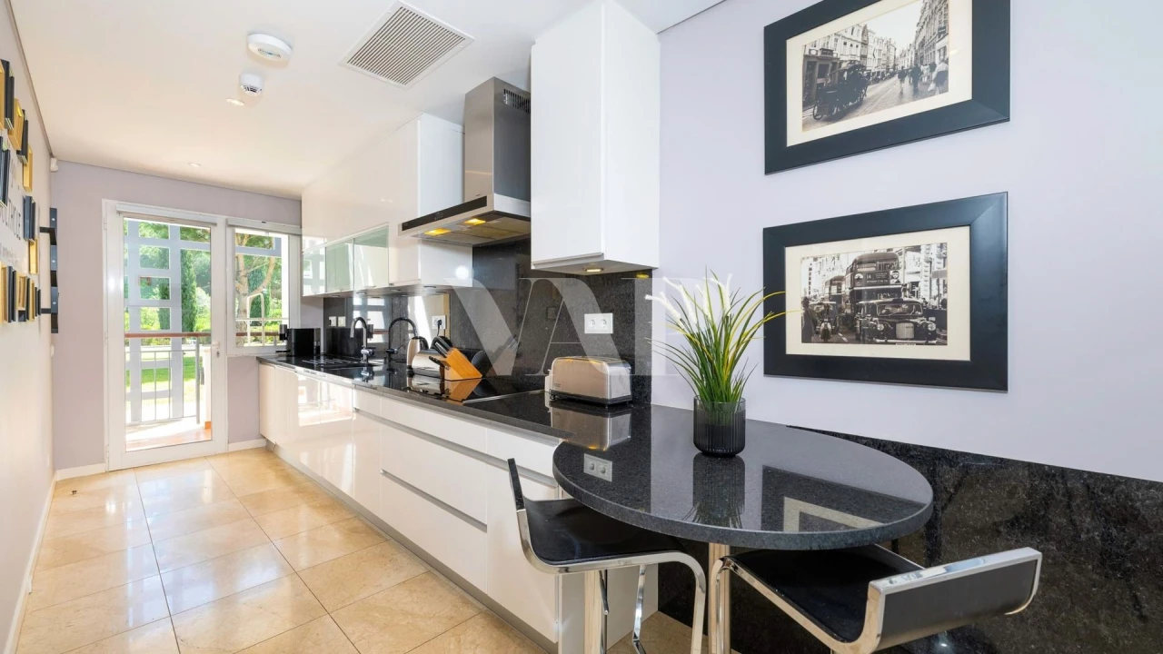 Apartamento T2 para Venda em Quarteira Foto 17