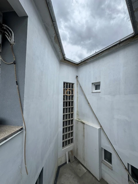Apartamento T2 para Arrendamento em Pedrouços