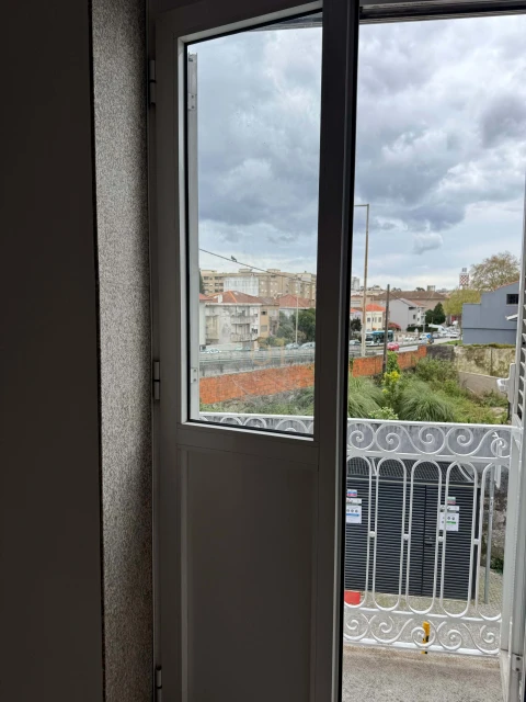 Apartamento T2 para Arrendamento em Pedrouços