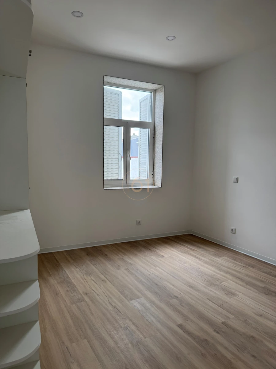 Apartamento T2 para Arrendamento em Pedrouços Foto 9